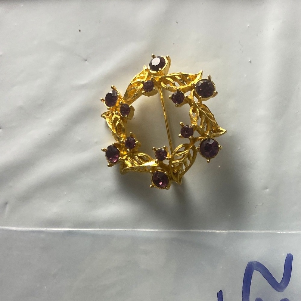 Vintage Gold Tone Purple Rhinestone Wreath Brooch Pin Floral Leaf Design